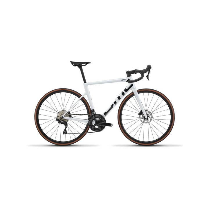 BMC Teammachine SLR Three : Vélo Carbone Léger Et Performant En Shimano 105, Idéal Pour La Route Et La Compétition.