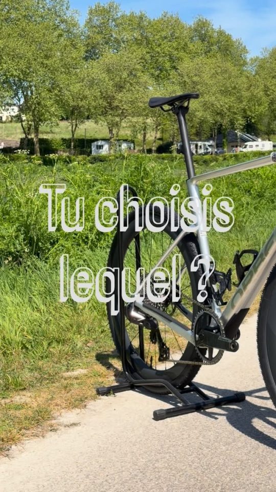 Orbea Terra Race M21ELTD. 

Un terrain de jeu, deux machines.

Tu choisis lequel