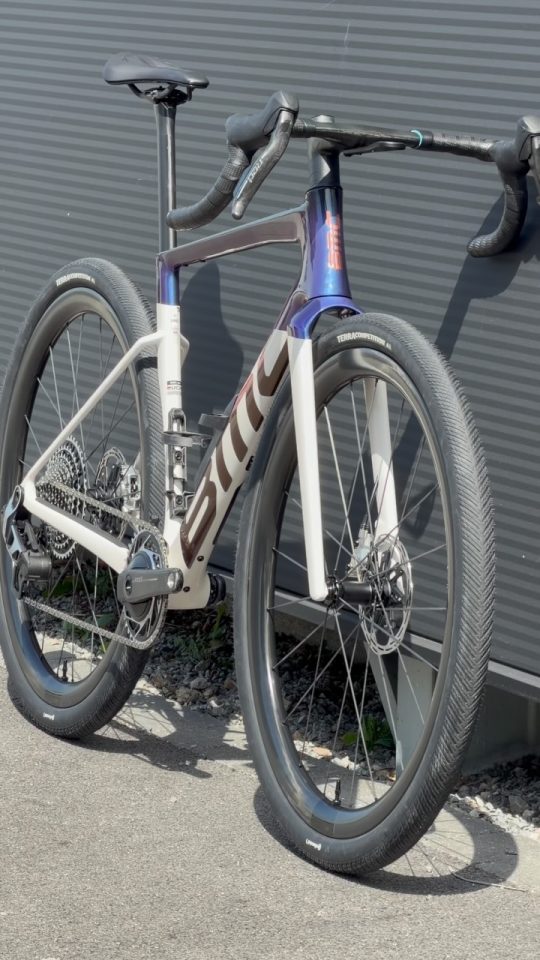 Certains vélos sont performants.

D’autres sont élégants.

Et puis il y a ceux