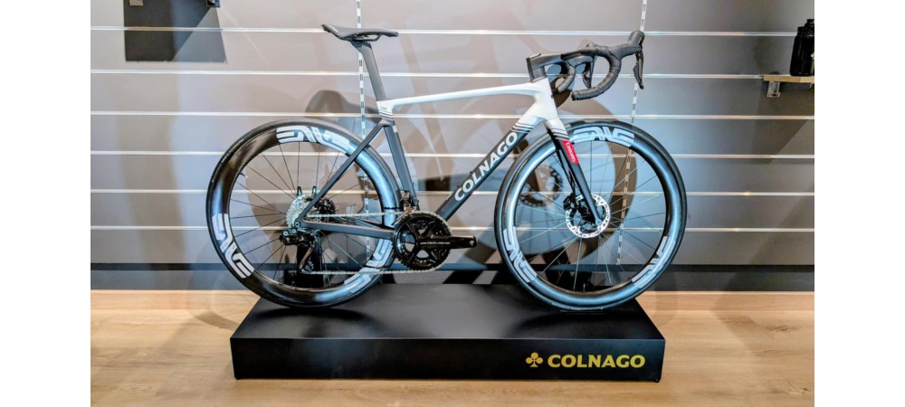 Colnago V5RS : Le Vélo de Route Ultime pour la Performance et l'Aérodynamisme